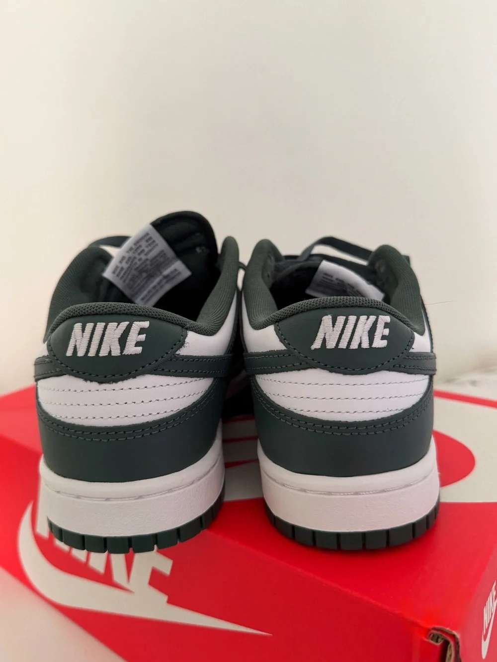 Nike 8.5 Mens Dunk Low Retro Sneakers - White and Vintage Green